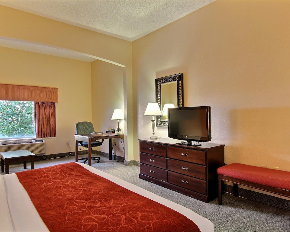 Comfort Airport Hotel 2*