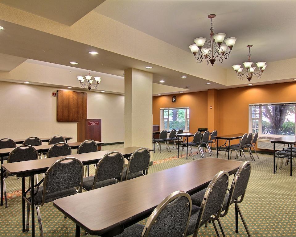 Hotel Comfort Airport 2*