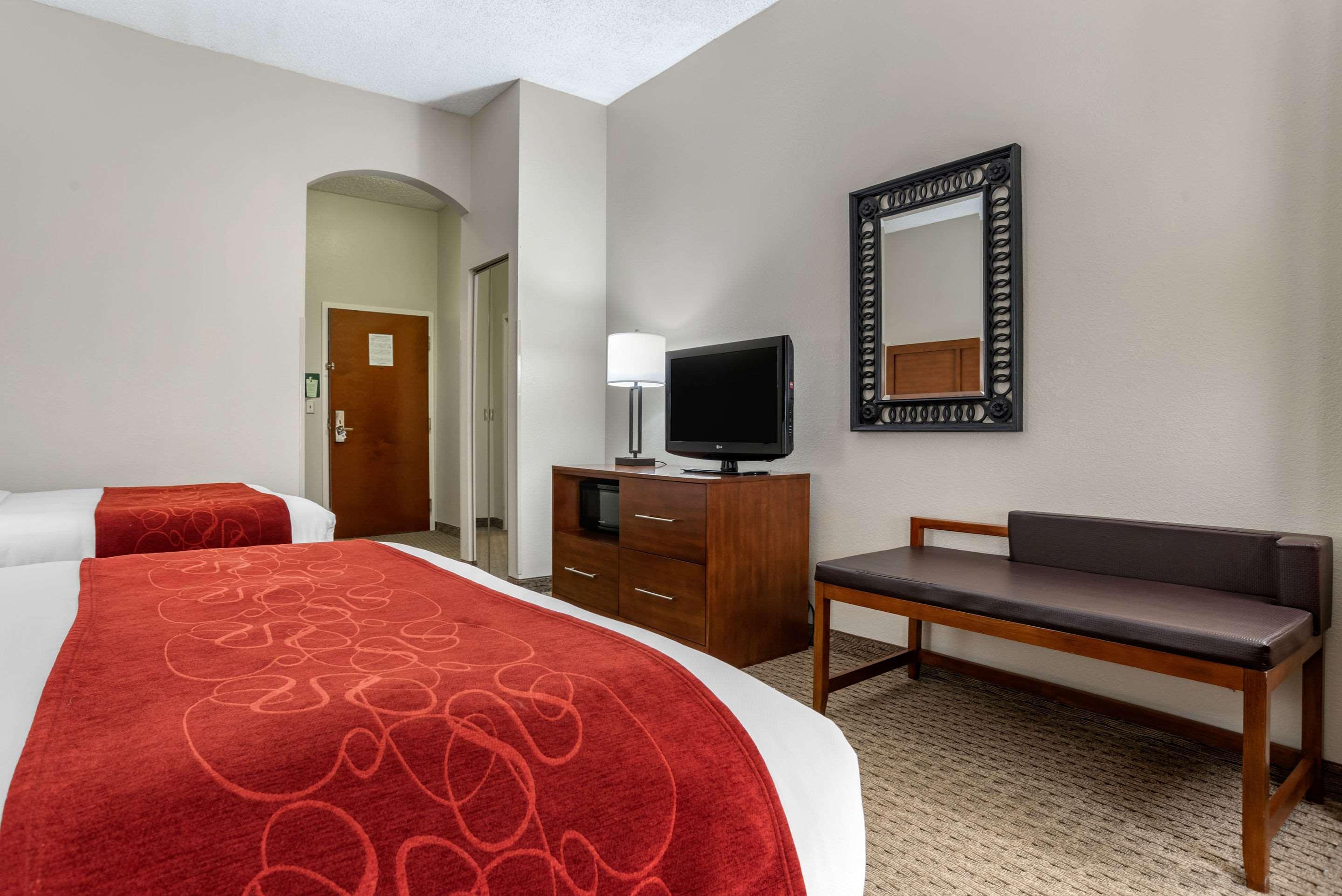 Comfort Airport Hotel 2*
